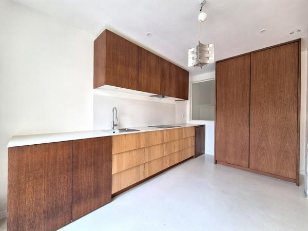 Maison
                                                                                                                                                                                                                                                                                                                        4 pièce(s)                                                                                                                                                                                                          3 chambre(s)                                                                                                                                                                                                          85  m²