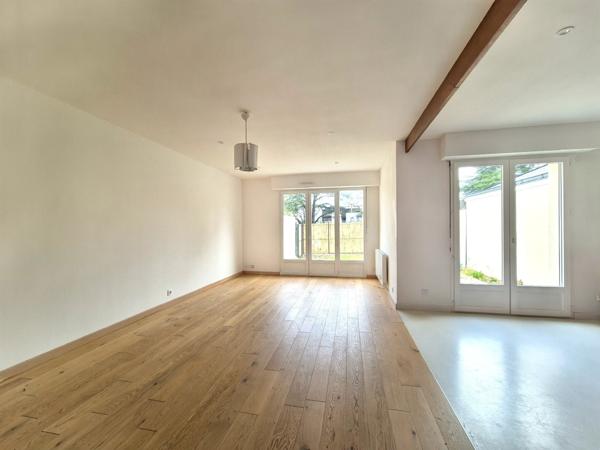 Maison
                                                                                                                                                                                                                                                                                                                        4 pièce(s)                                                                                                                                                                                                          3 chambre(s)                                                                                                                                                                                                          85  m²