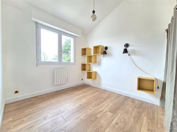 Maison
                                                                                                                                                                                                                                                                                                                        4 pièce(s)                                                                                                                                                                                                          3 chambre(s)                                                                                                                                                                                                          85  m²