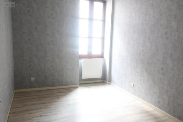 Immeuble à vendre à Saint-Amand-Montrond dans le Cher (18200), ref : 18005-1581