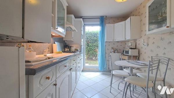 APPARTEMENT REZ-DE-JARDIN 2 CHAMBRES + GARAGE, CAVE ET PLACE DE PARKING