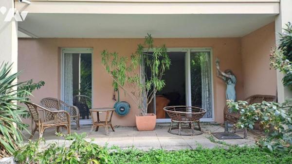 APPARTEMENT REZ-DE-JARDIN 2 CHAMBRES + GARAGE, CAVE ET PLACE DE PARKING