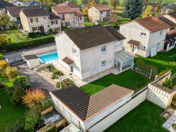 Maison familiale avec piscine, quartier Vennes