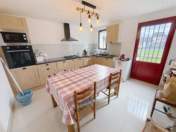 LAROQUE-D'OLMES GRANDE MAISON FAMILIALE AVEC JARDIN PROCHE DES COMMERCES