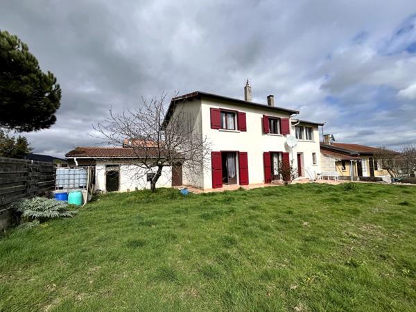 LAROQUE-D'OLMES GRANDE MAISON FAMILIALE AVEC JARDIN PROCHE DES COMMERCES