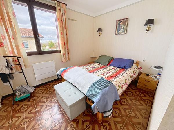 LAROQUE-D'OLMES GRANDE MAISON FAMILIALE AVEC JARDIN PROCHE DES COMMERCES