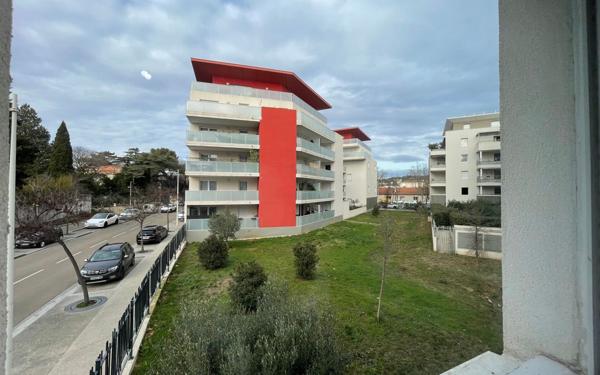 Appartement à vendre    2 pièces • 41,50 m2 Nîmes