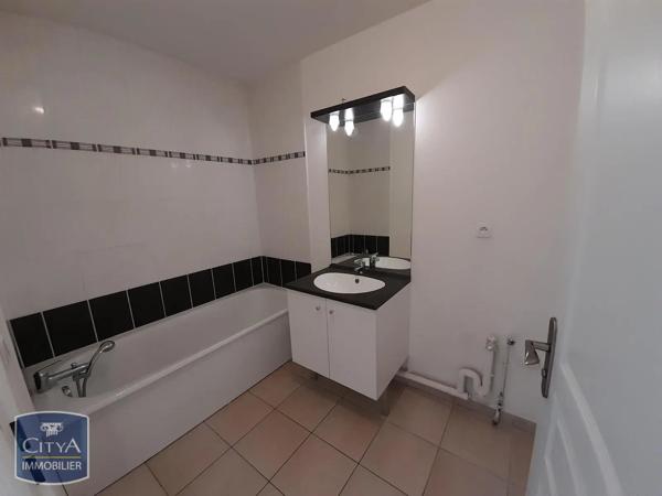 Appartement à louer 2 pièces 46.12m² Beuvrages (59192)