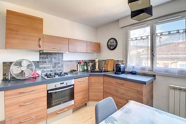 A VENDRE en EXCLUSIVITE ! Appartement loué 2 pièces 35 m² à Draguignan avec ascenseur