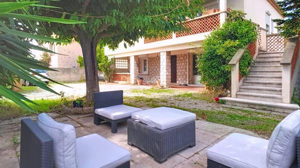 La Couronne : Bastide familiale de 180 m2 (T3 + T5) à 1 km des Plages !!