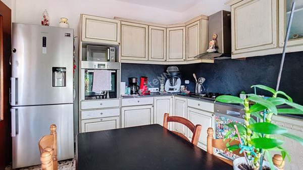 La Couronne : Bastide familiale de 180 m2 (T3 + T5) à 1 km des Plages !!