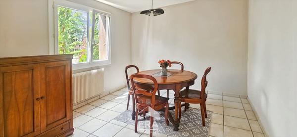 BORDEAUX CAUDERAN -MARLY I - Limite Mérignac Appartement 93 m² au 1er étage - Balcon - Calme