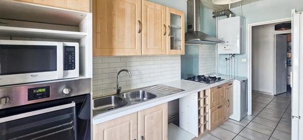 BORDEAUX CAUDERAN -MARLY I - Limite Mérignac Appartement 93 m² au 1er étage - Balcon - Calme