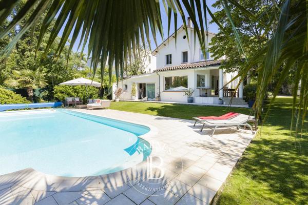 Toulouse, Villa 6 Chambres -  264 m² à vendre