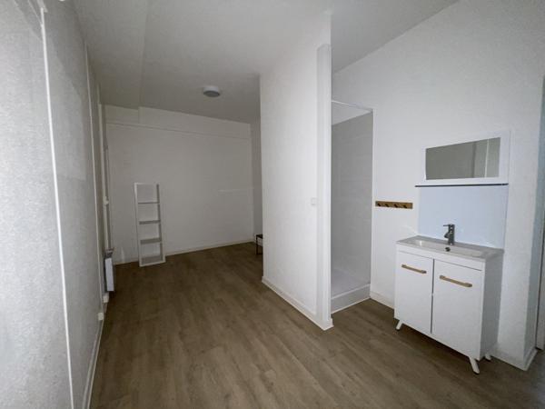 Appartement
                                                                                                                                                                                                                                                                                                                        2 pièce(s)                                                                                                                                                                                                          1 chambre(s)                                                                                                                                                                                                          26  m²