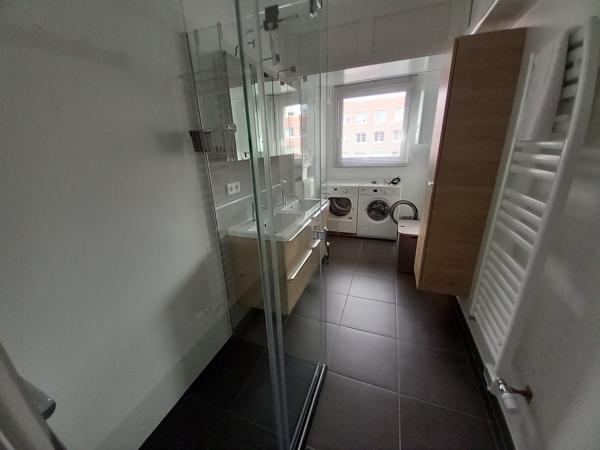 Appartement
                                                                                                                                                                                                                                                                                                                        3 pièce(s)                                                                                                                                                                                                          2 chambre(s)                                                                                                                                                                                                          65  m²