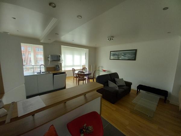 Appartement
                                                                                                                                                                                                                                                                                                                        3 pièce(s)                                                                                                                                                                                                          2 chambre(s)                                                                                                                                                                                                          65  m²