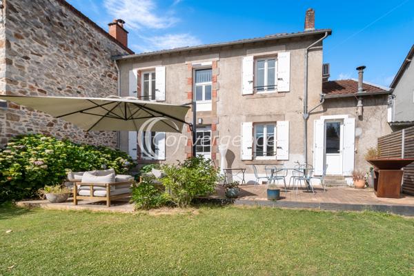 Maison
                                                                                                                                                                                                                                                                                                                        7 pièce(s)                                                                                                                                                                                                          5 chambre(s)                                                                                                                                                                                                          152  m²