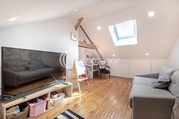 Maison
                                                                                                                                                                                                                                                                                                                        7 pièce(s)                                                                                                                                                                                                          5 chambre(s)                                                                                                                                                                                                          152  m²