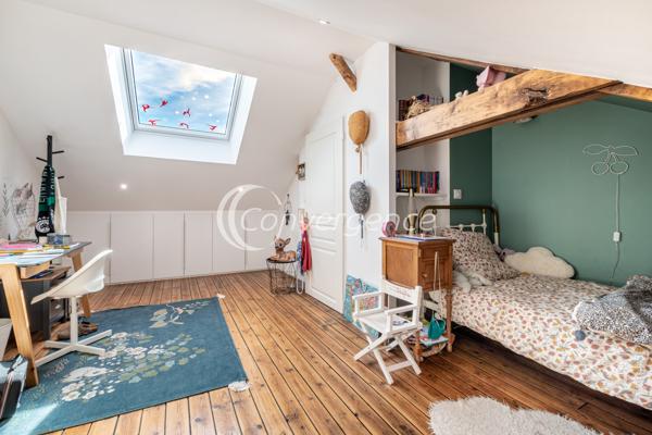 Maison
                                                                                                                                                                                                                                                                                                                        7 pièce(s)                                                                                                                                                                                                          5 chambre(s)                                                                                                                                                                                                          152  m²