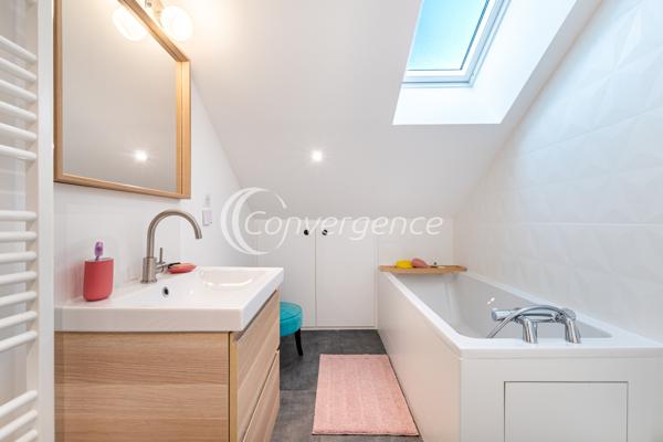 Maison
                                                                                                                                                                                                                                                                                                                        7 pièce(s)                                                                                                                                                                                                          5 chambre(s)                                                                                                                                                                                                          152  m²