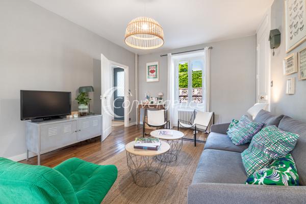 Maison
                                                                                                                                                                                                                                                                                                                        7 pièce(s)                                                                                                                                                                                                          5 chambre(s)                                                                                                                                                                                                          152  m²