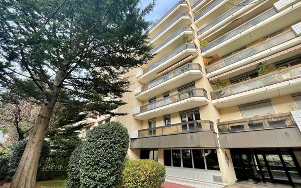 Appartement à louer    2 pièces • 48,41 m2 Issy-les-Moulineaux