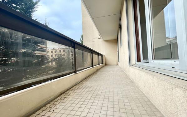 Appartement à louer    2 pièces • 48,41 m2 Issy-les-Moulineaux