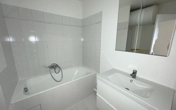 Appartement à louer    2 pièces • 48,41 m2 Issy-les-Moulineaux