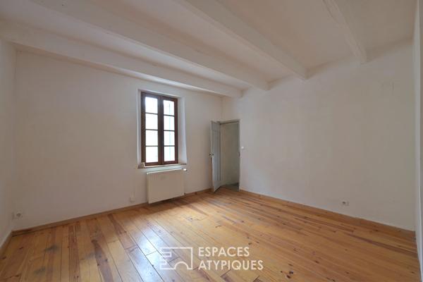 Maison ancienne et sa terrasse secrète