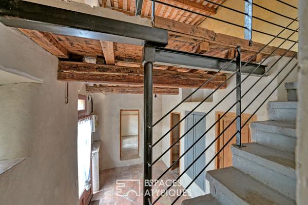 Maison ancienne et sa terrasse secrète