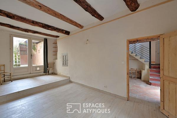 Maison ancienne et sa terrasse secrète