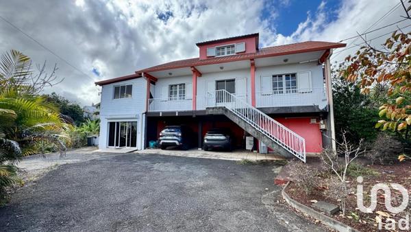 Maison à vendre 11 pièces 215 m² Le Tampon