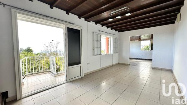 Maison à vendre 11 pièces 215 m² Le Tampon