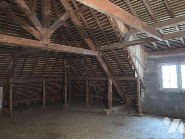 A VENDRE : Dans village avec commerces, proche GOURDON (Lot - 46), maison en pierre avec terrai...