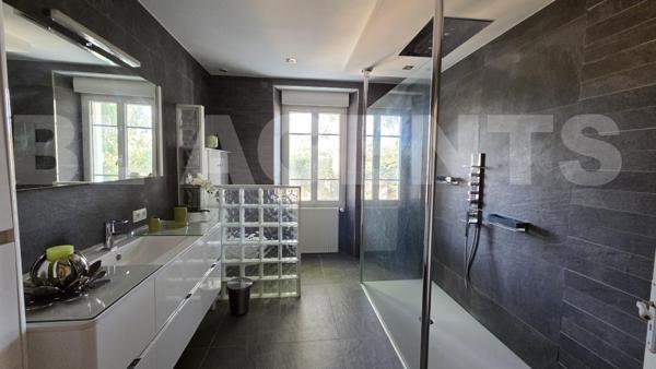 ✨ Propriété d'Exception et Prestations Haut de Gamme à Vielmur-sur-Agout (81570) ✨