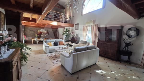 ✨ Propriété d'Exception et Prestations Haut de Gamme à Vielmur-sur-Agout (81570) ✨