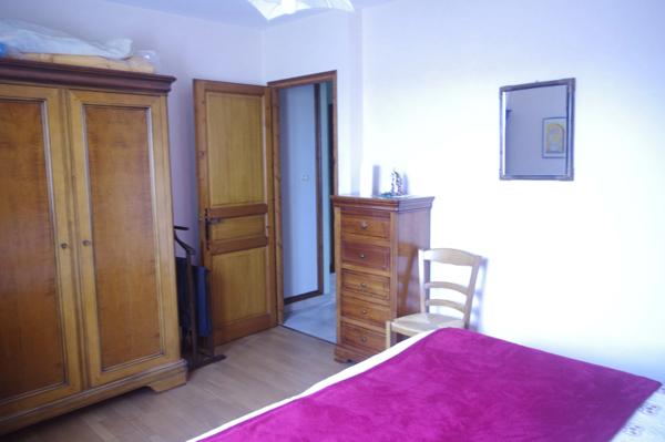 Maison à vendre 8 pièces; grand sous-sol, piscine sur terrain de 1500 m² située au Sud D'Auch