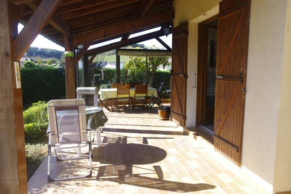 Maison à vendre 8 pièces; grand sous-sol, piscine sur terrain de 1500 m² située au Sud D'Auch