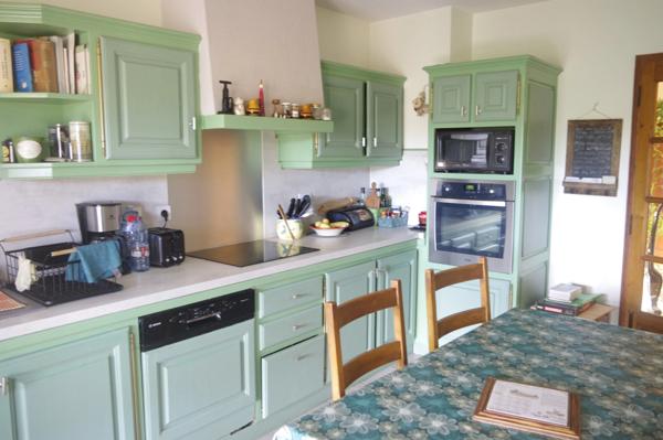 Maison à vendre 8 pièces; grand sous-sol, piscine sur terrain de 1500 m² située au Sud D'Auch