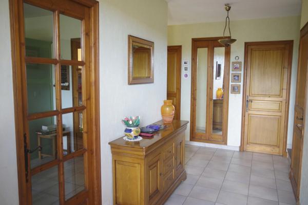 Maison à vendre 8 pièces; grand sous-sol, piscine sur terrain de 1500 m² située au Sud D'Auch