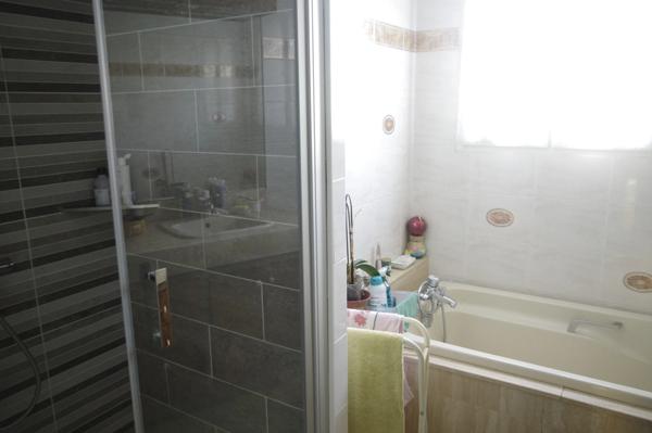 Maison à vendre 8 pièces; grand sous-sol, piscine sur terrain de 1500 m² située au Sud D'Auch