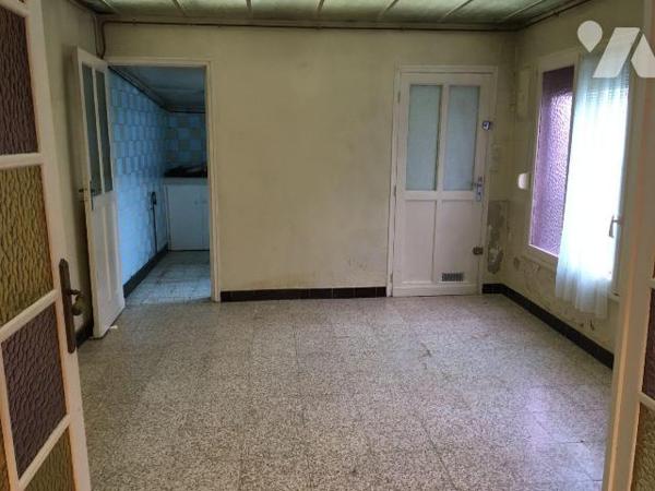 En priorité chez votre Notaire : Maison semi-mitoyenne, localisée dans secteur recherché, à moi...