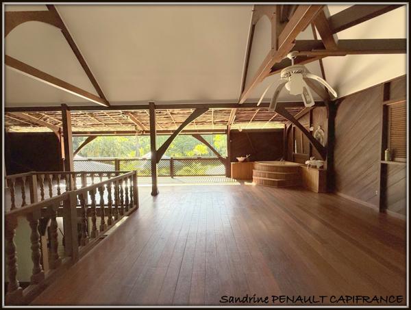 A VENDRE A MONTSINERY TONNEGRANDE (CARAPA) UNE MAGNIFIQUE PROPRIETE T6 DE 268 m² - TERRAIN 1 HECTARE - AU PRIX DE 392 000 €.