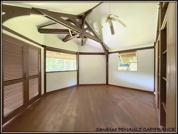 A VENDRE A MONTSINERY TONNEGRANDE (CARAPA) UNE MAGNIFIQUE PROPRIETE T6 DE 268 m² - TERRAIN 1 HECTARE - AU PRIX DE 392 000 €.