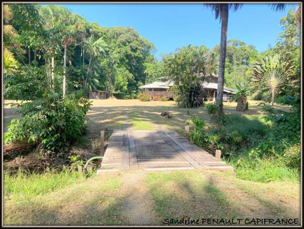 A VENDRE A MONTSINERY TONNEGRANDE (CARAPA) UNE MAGNIFIQUE PROPRIETE T6 DE 268 m² - TERRAIN 1 HECTARE - AU PRIX DE 392 000 €.