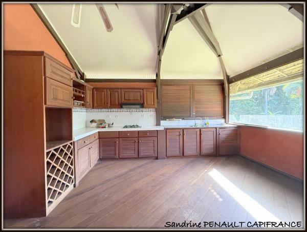 A VENDRE A MONTSINERY TONNEGRANDE (CARAPA) UNE MAGNIFIQUE PROPRIETE T6 DE 268 m² - TERRAIN 1 HECTARE - AU PRIX DE 392 000 €.