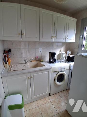 STUDIO 2ème étage, balcon, cave et parking