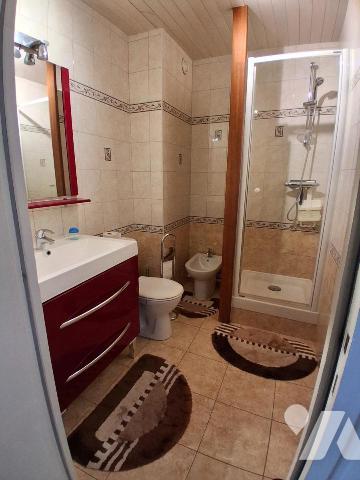 STUDIO 2ème étage, balcon, cave et parking