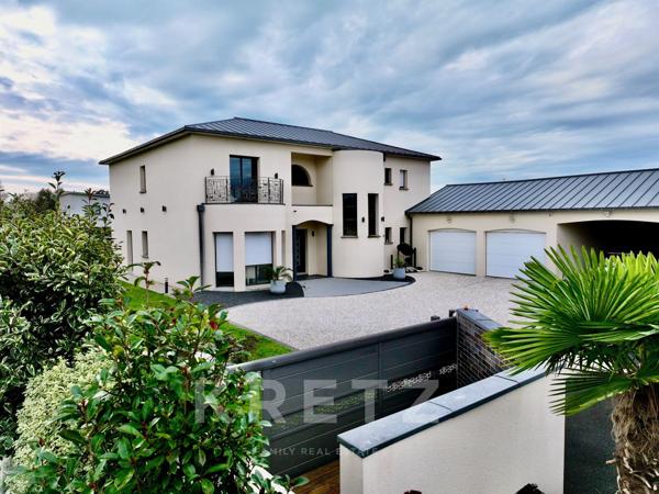 Carolles Baie du Mont St Michel, À 1Km de la plage, maison américaine comtemporaine jardin 14ares